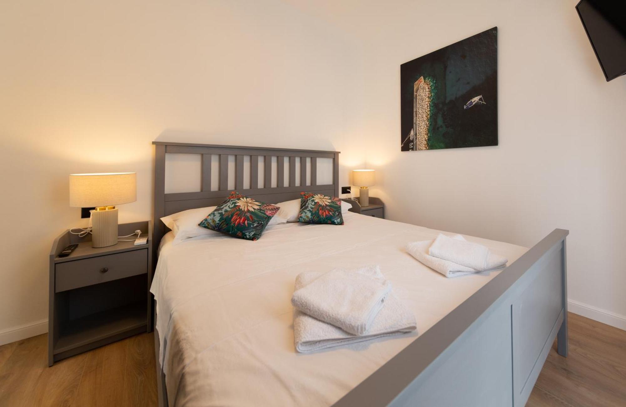 Seaside Elegance Suites Komiža Eksteriør bilde